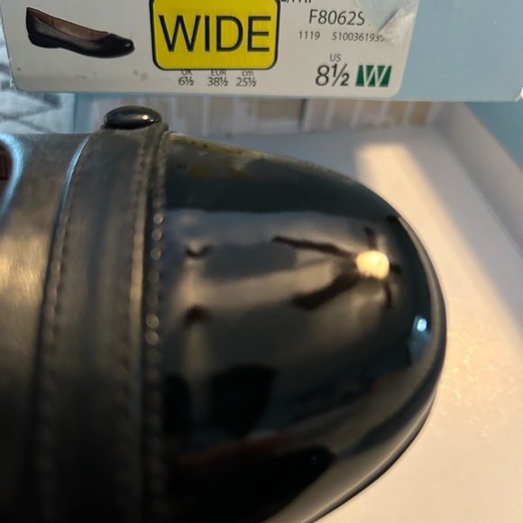 Life Stride Black flats. Size 8.5 Wide - Picture 7 of 7